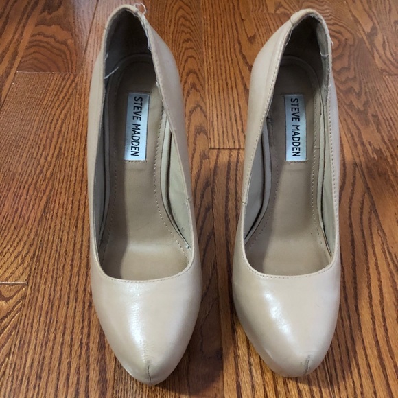 Steve Madden nude platform heels - Picture 1 of 4